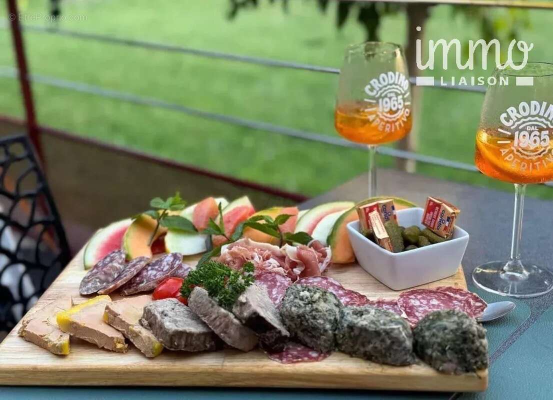 Commerce à SAINT-ANDRE-DE-CRUZIERES