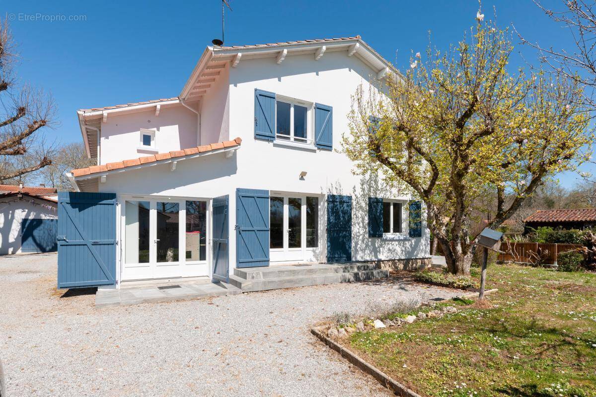 Maison à BRETAGNE-DE-MARSAN