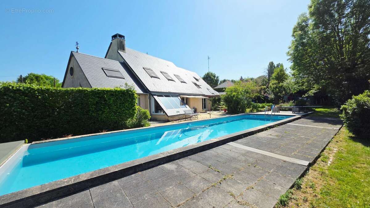 Maison 7 pieces 4 chambres piscine garages atelier - photo 17