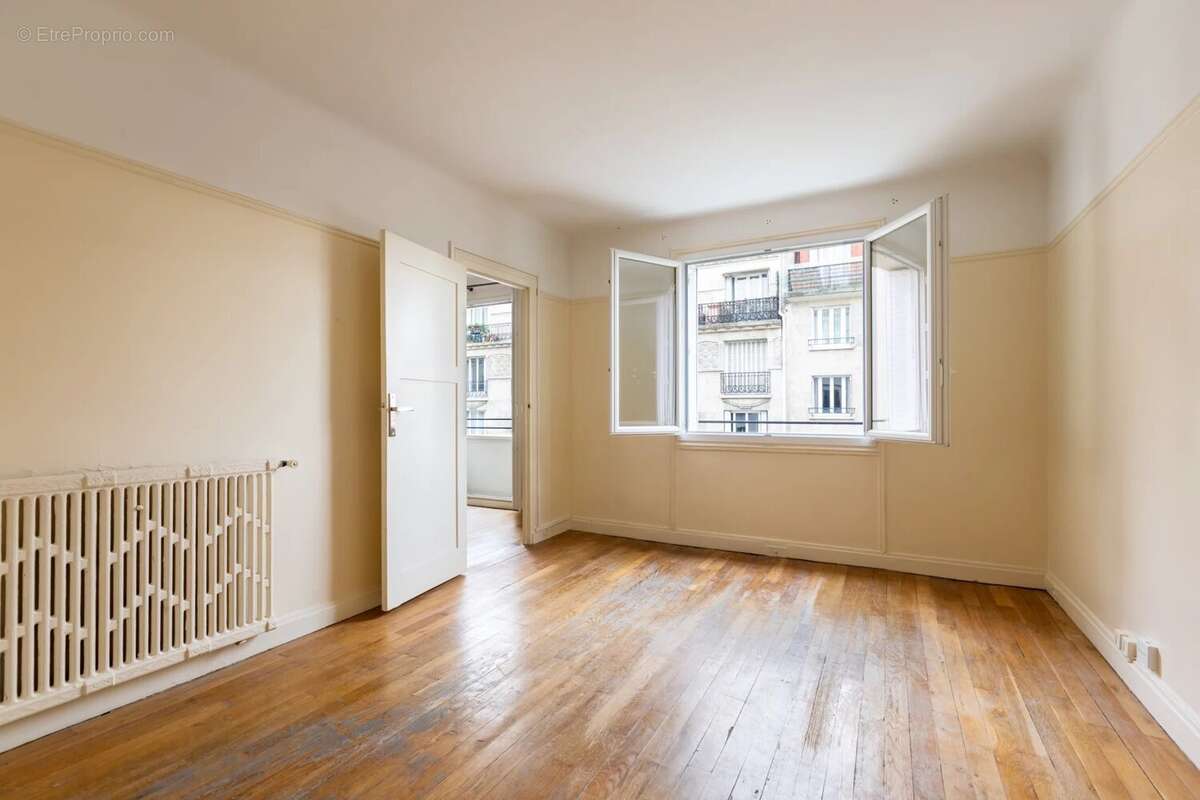 Appartement à PARIS-17E