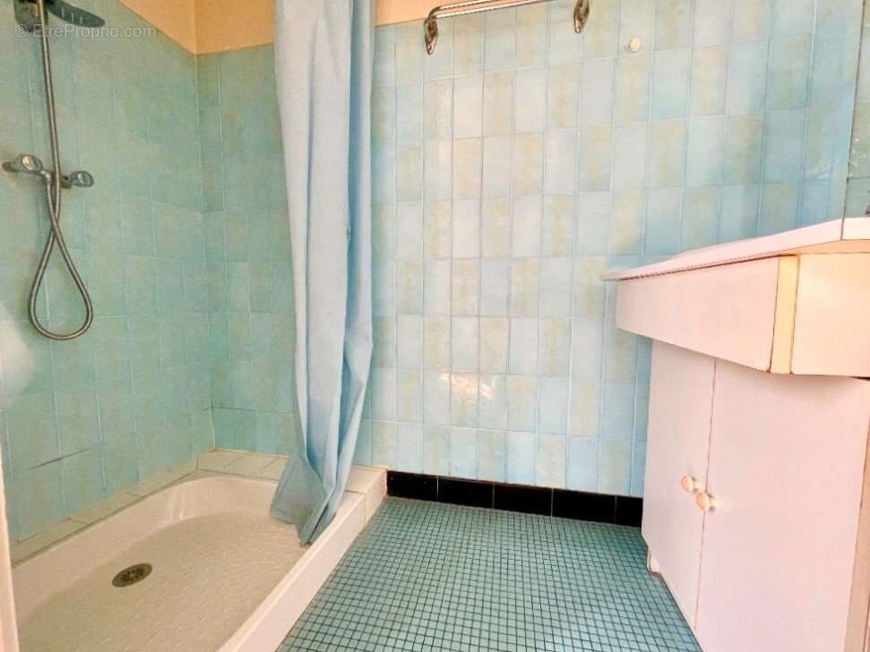 Maison à ENTRAYGUES-SUR-TRUYERE