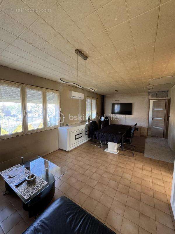 Maison de caractère à rénover – Séjour lumineux et jardin de 500 m² - photo 3