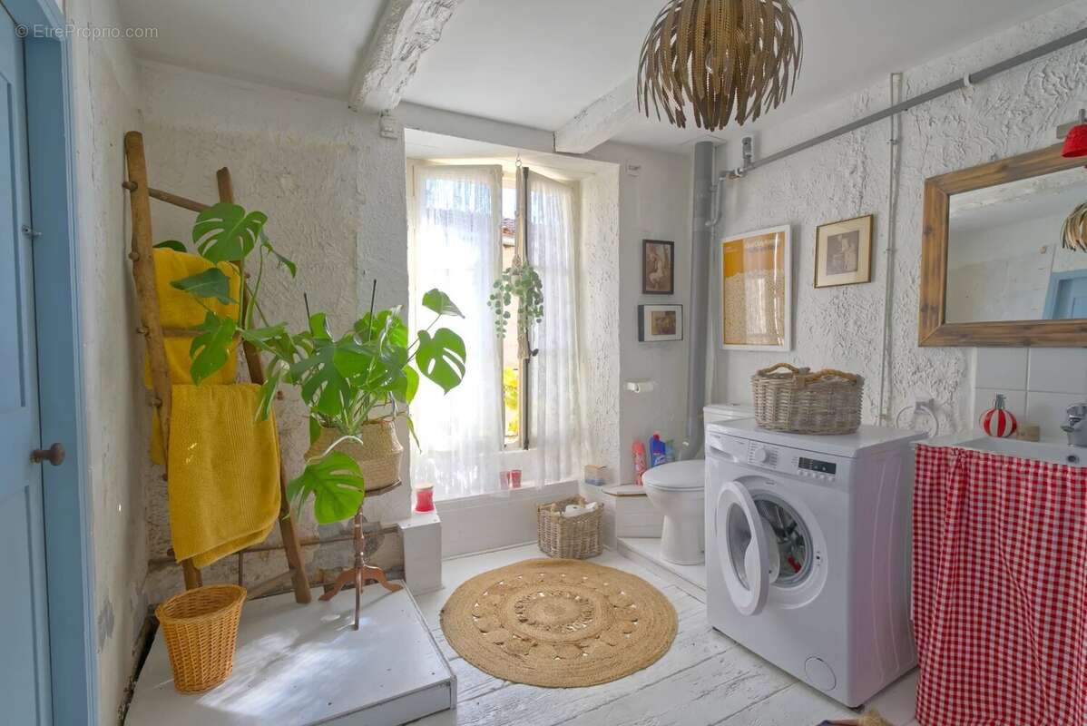 Appartement à NANTEUIL-EN-VALLEE