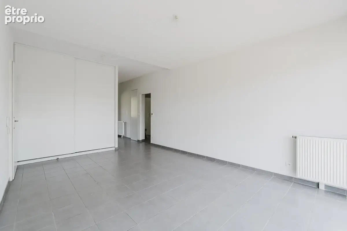 Grand t3 traversant + parking - balma. - photo 3