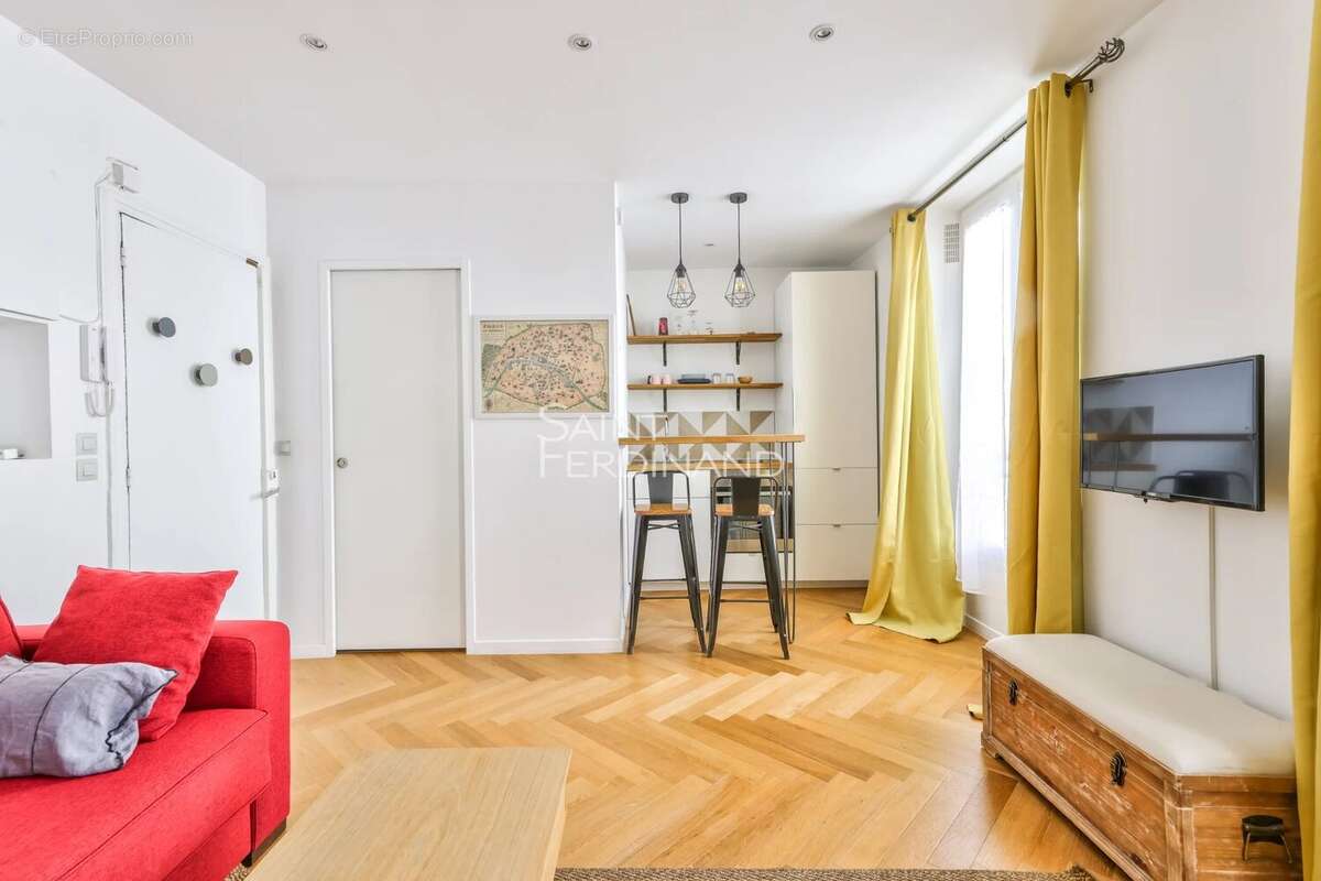 Appartement à PARIS-17E