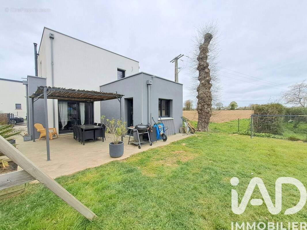 Photo 1 - Maison à MONTFORT-SUR-MEU