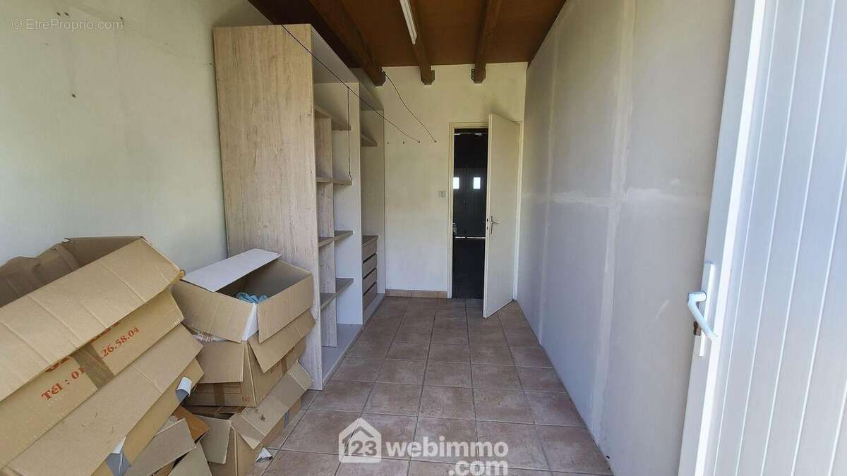 Cellier - dressing - Maison à TALMONT-SAINT-HILAIRE