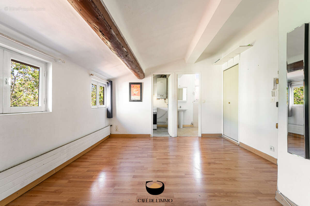 Appartement à MARSEILLE-1E