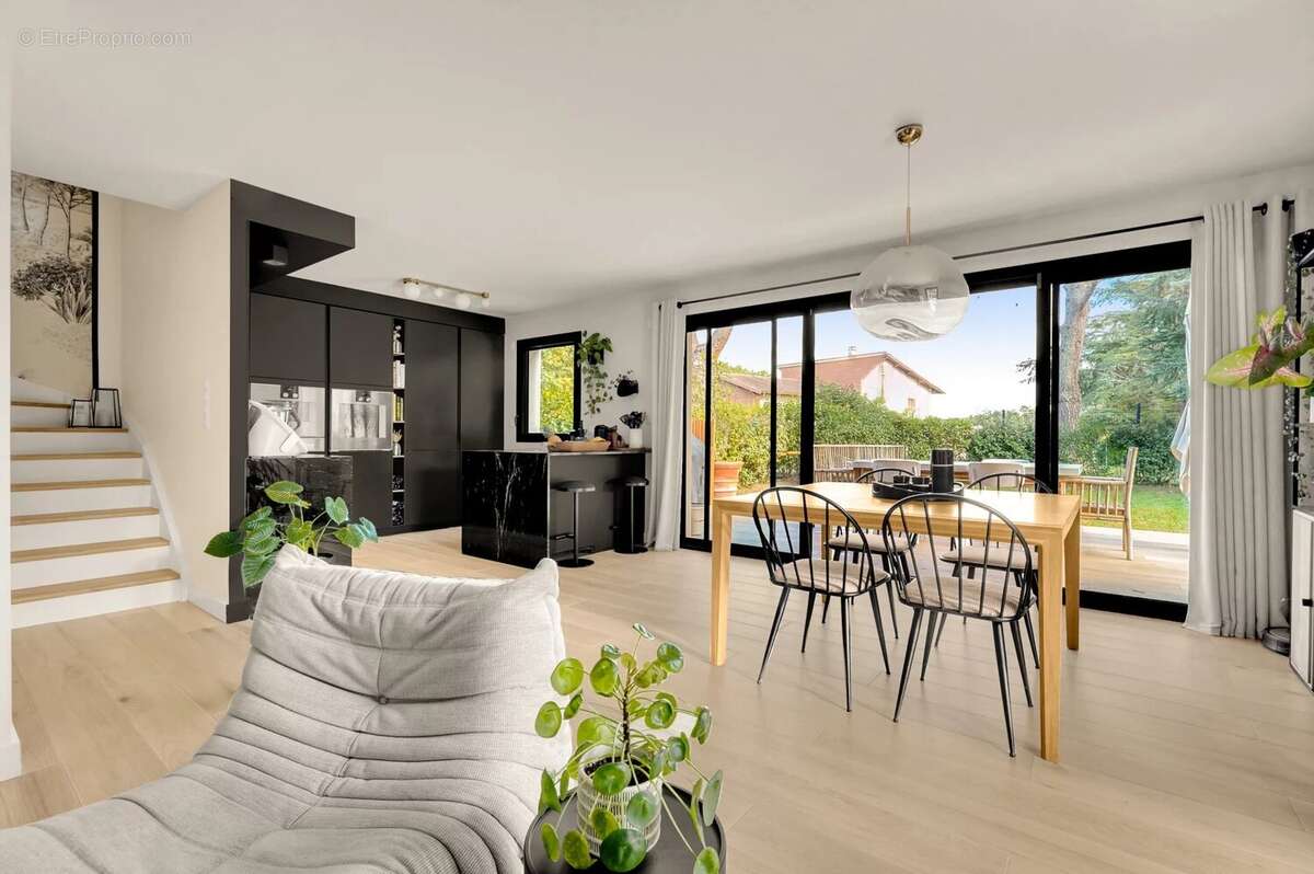 Maison à VIGOULET-AUZIL