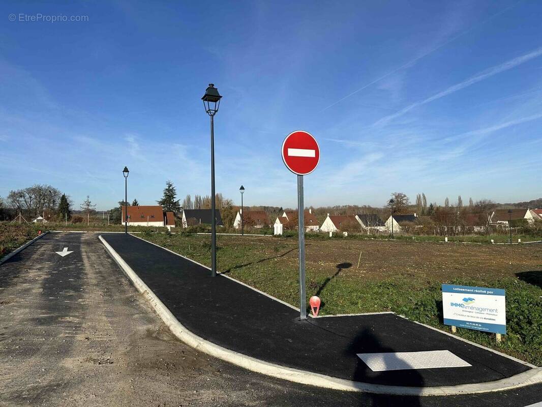 Terrain à ULLY-SAINT-GEORGES