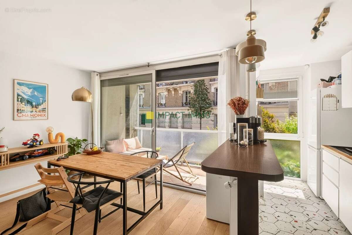 Appartement à LA GARENNE-COLOMBES