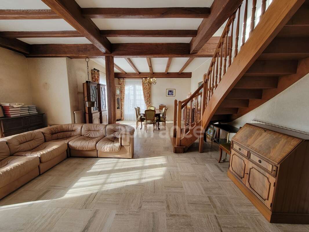 ( 85 ) Vendée entre NOIRMOUTIER , PORNIC et CHALLANS à vendre centre ville  BEAUVOIR SUR MER maison 7 pièces , 181 m² ,4 chambre - photo 19