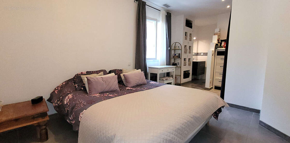 Maison à SUZE-LA-ROUSSE