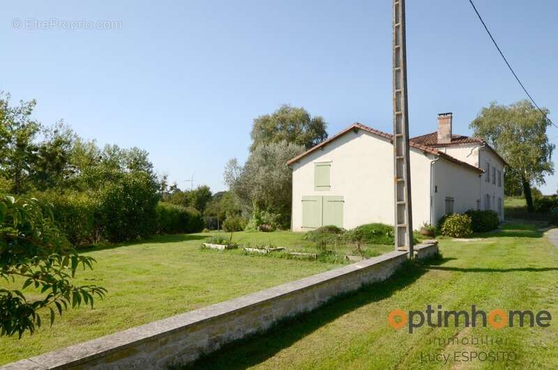 Maison à LE BOUCHAGE