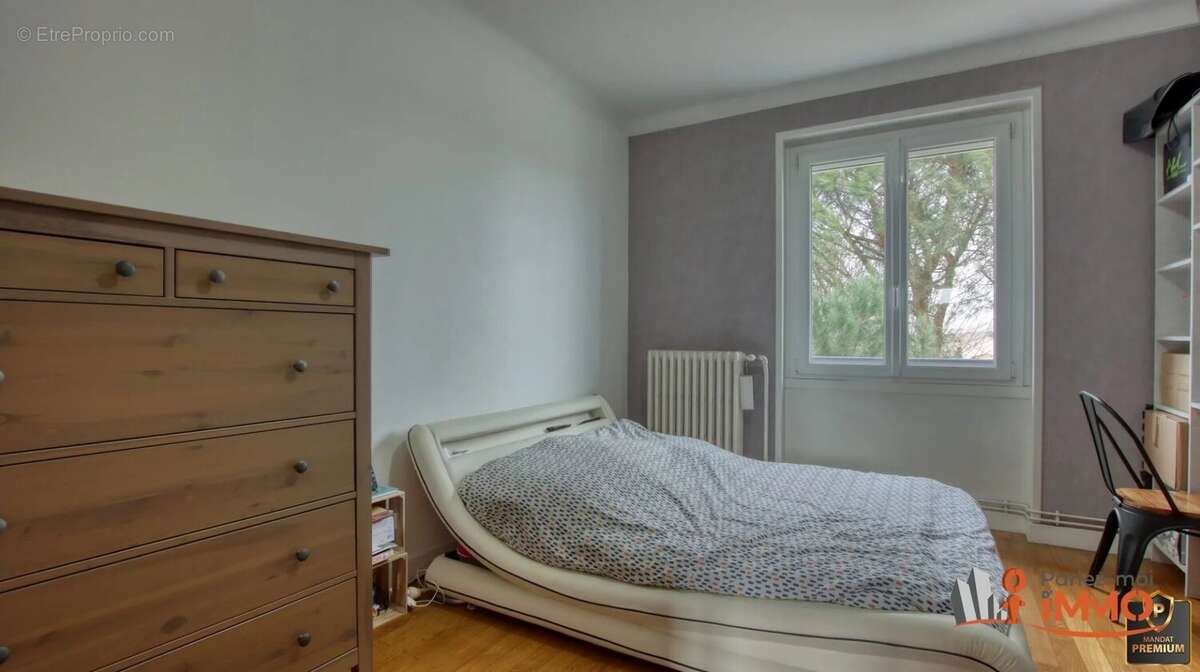 Appartement à VEAUCHE