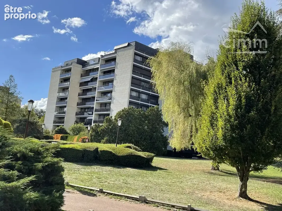Vue panoramique pour ce T4 avec loggia dans résidence recherchée - photo 22