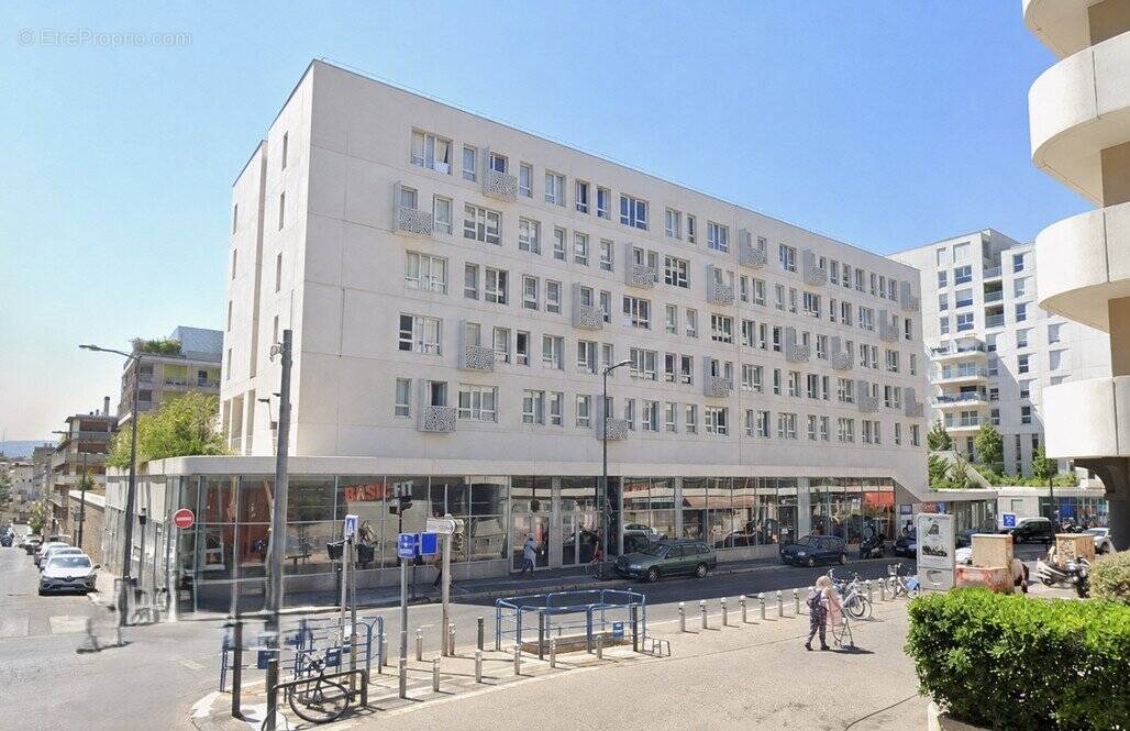 Appartement à MARSEILLE-1E