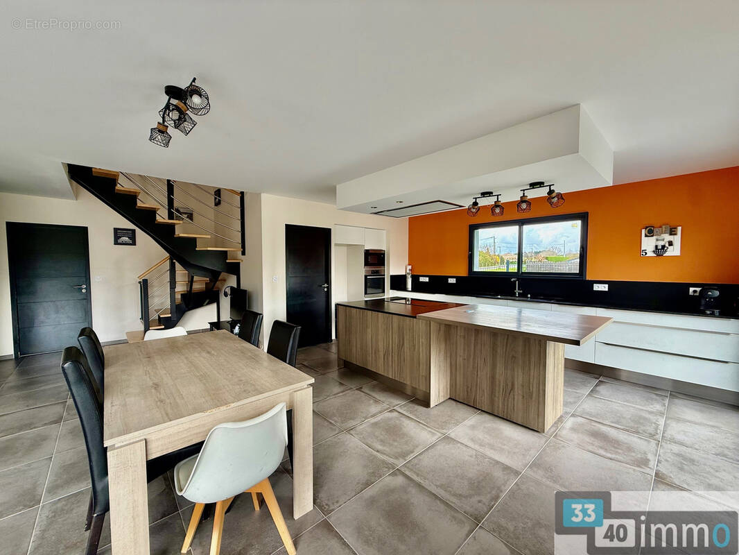Maison contemporaine de 174 m2 - 6 chambres - photo 3
