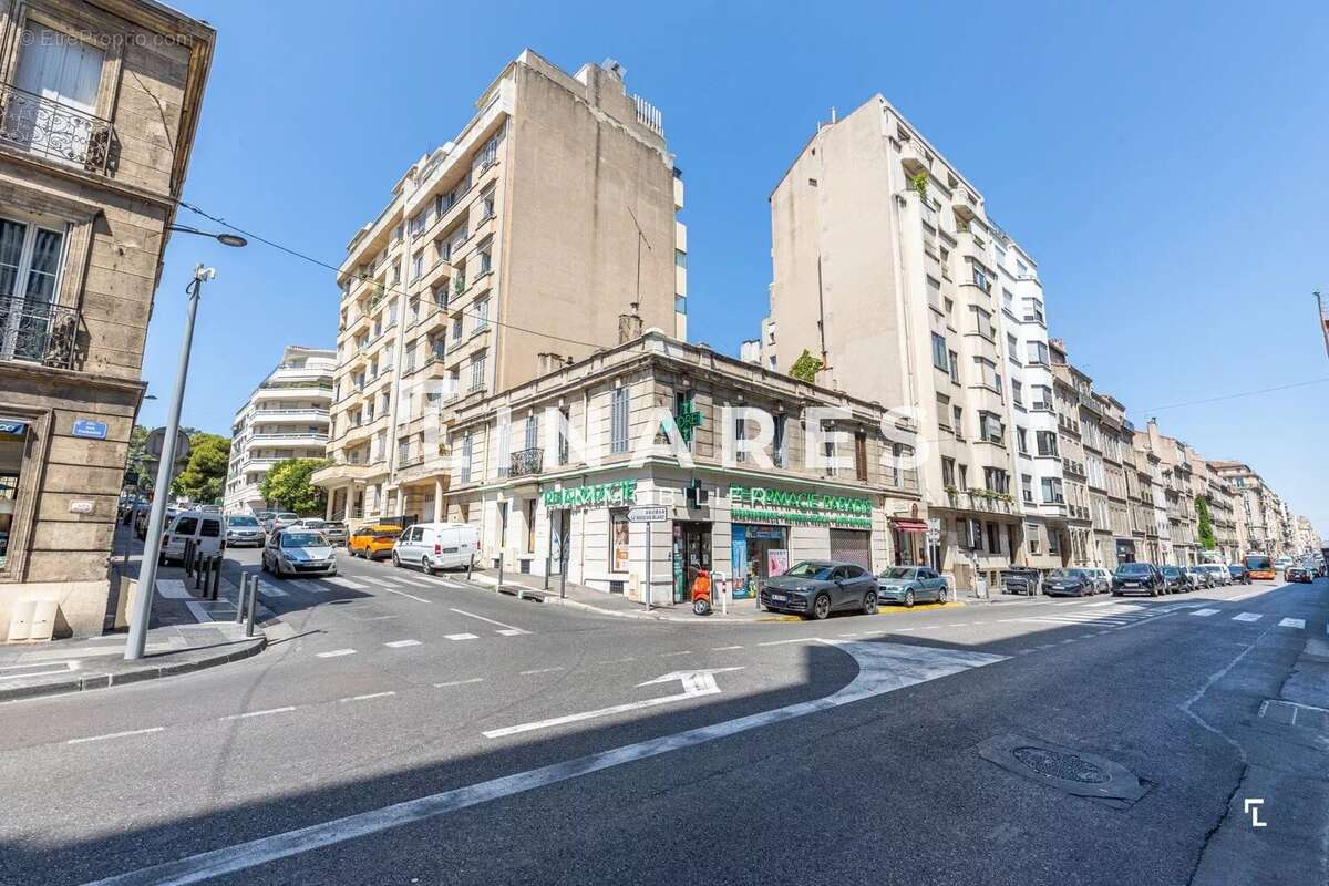 LA VITRINE PÉRIER – Fonds de commerce de 66 m² – 13008 - photo 2