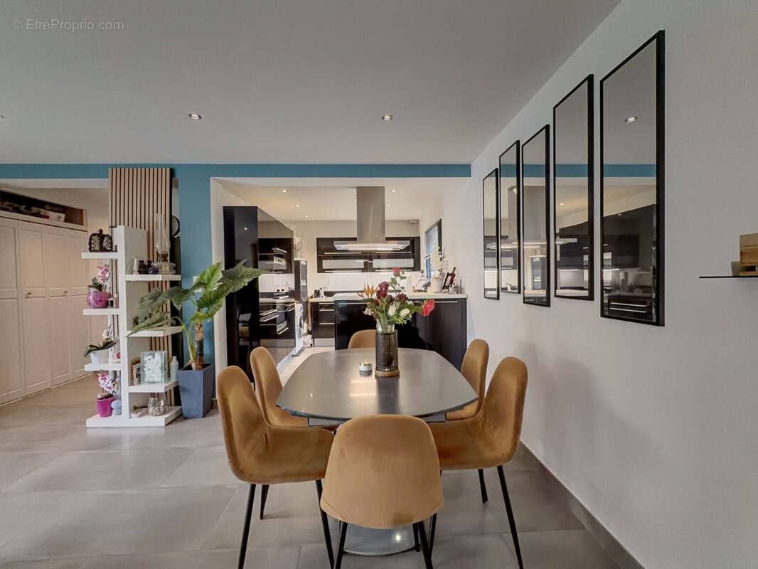 Maison à SIX-FOURS-LES-PLAGES