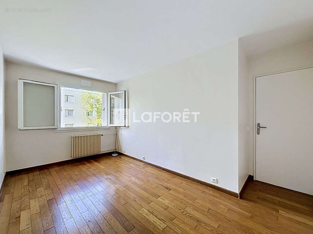 Appartement à VERNEUIL-SUR-SEINE