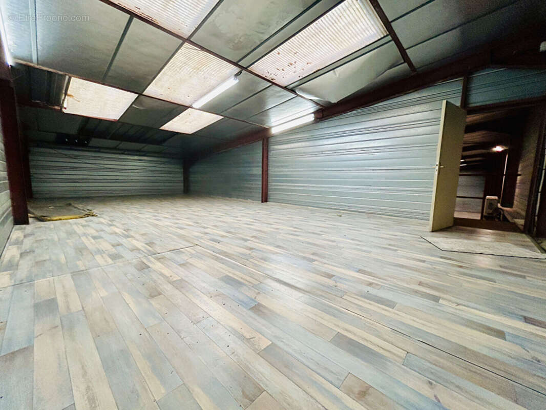 Commerce à SAINT-ERME-OUTRE-ET-RAMECOURT