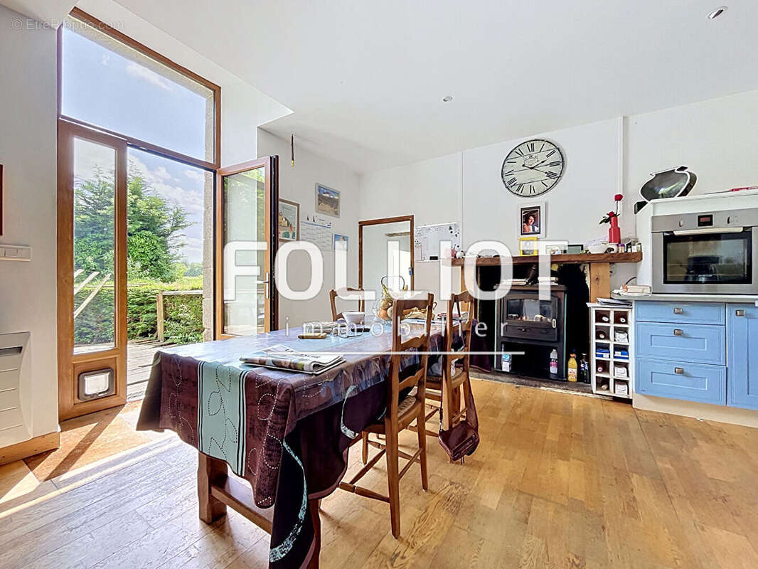 A vendre - Maison - Montaigu Les Bois - Idéal activité de gîte / chambres d'hôtes - photo 3