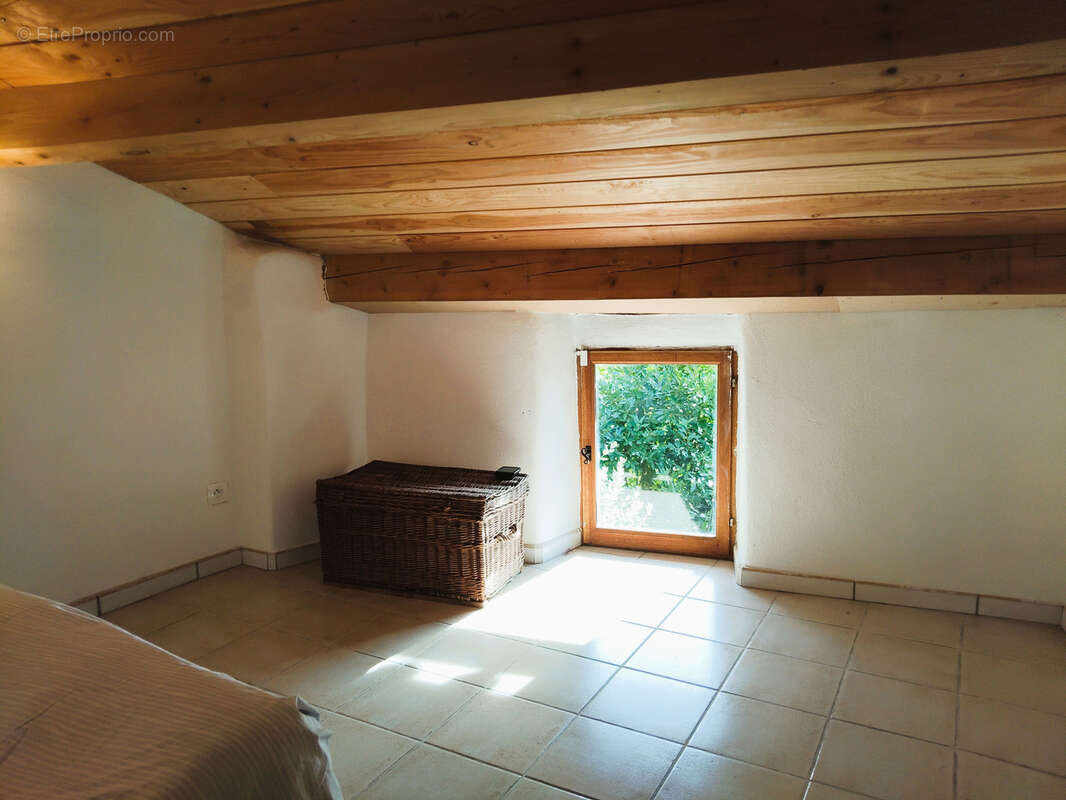 Maison à SAINT-FORTUNAT-SUR-EYRIEUX