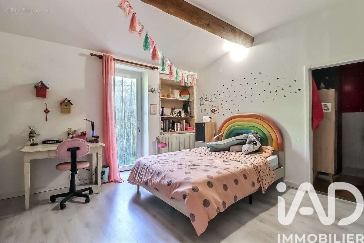 Maison 208 m² à Nages-Et-Solorgues  - photo 9