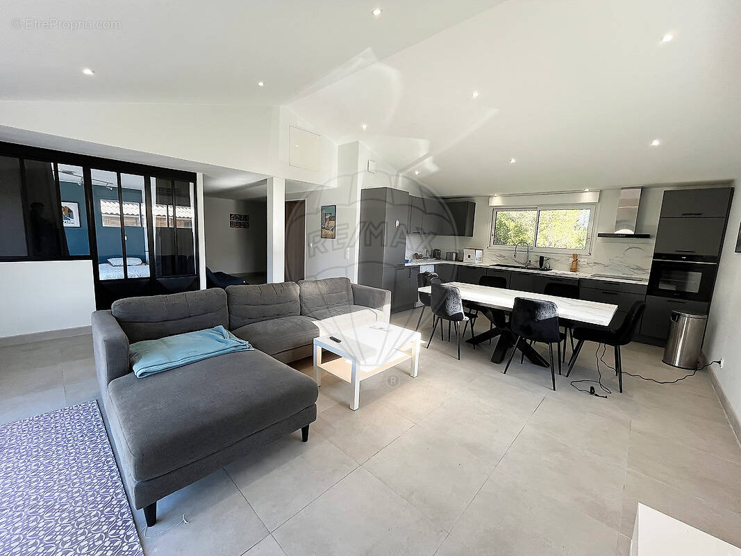 Maison à SAINT-SULPICE-DE-ROYAN