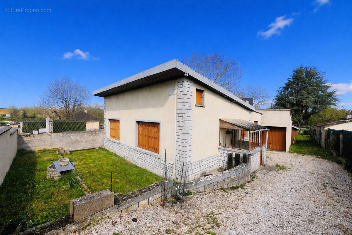 Maison à AUNAY-SOUS-AUNEAU
