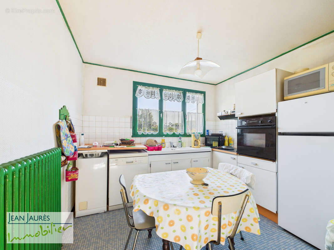 Maison à LA CHAPELLE-SAINT-LUC