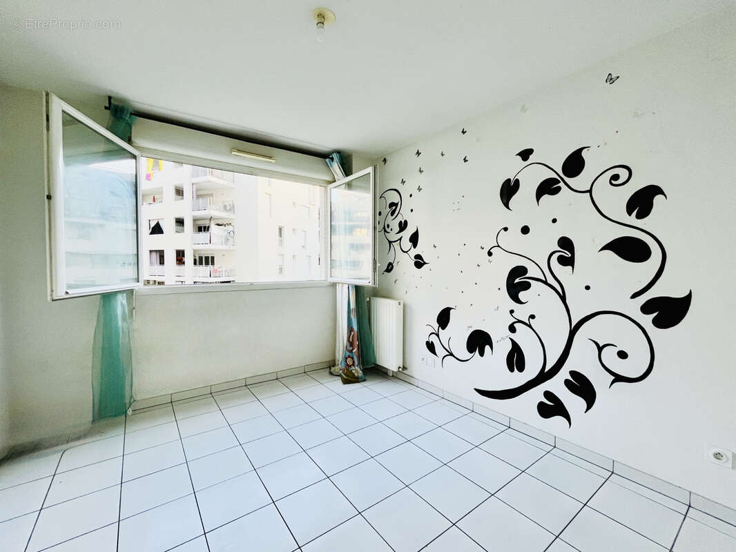 Appartement à MARSEILLE-3E