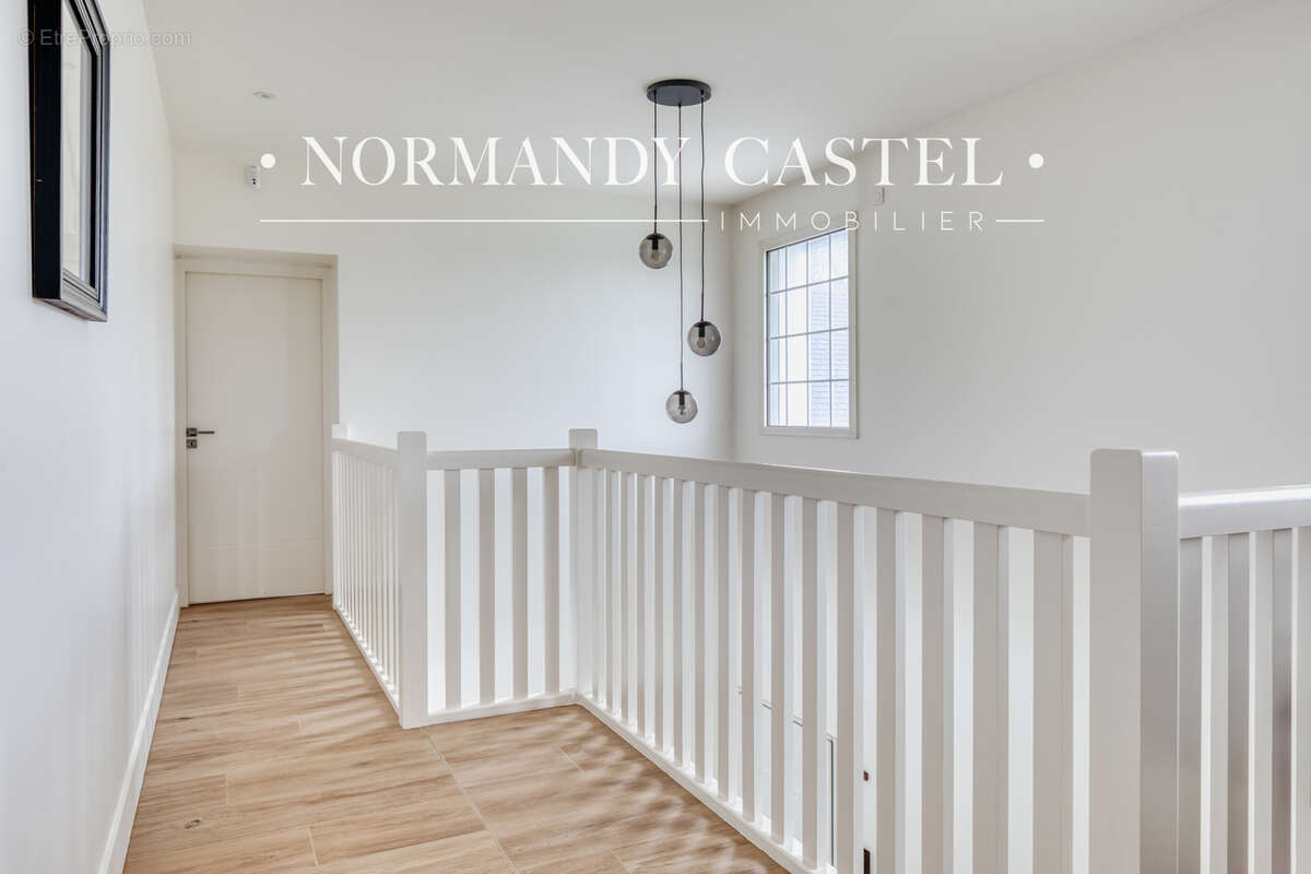 Maison à SAINT-ETIENNE-LA-THILLAYE