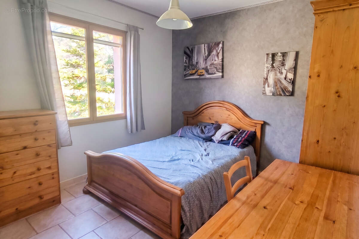 Sur parcelle de 2131 m2 - photo 12