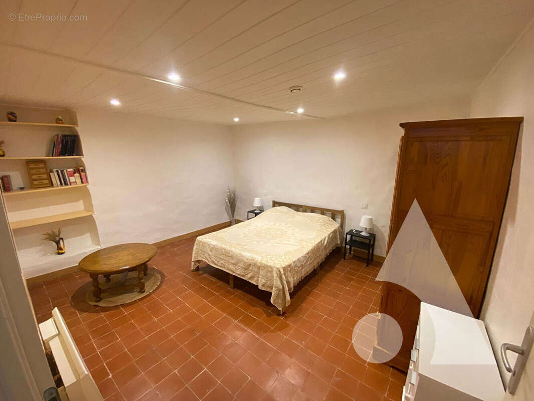 Appartement à REGUSSE