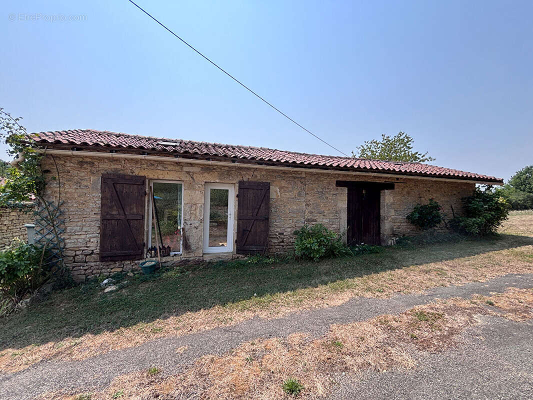Maison de Campagne, Dépendances, Terrain et Potentiel de Gîte / Maison d'Hôtes - photo 15