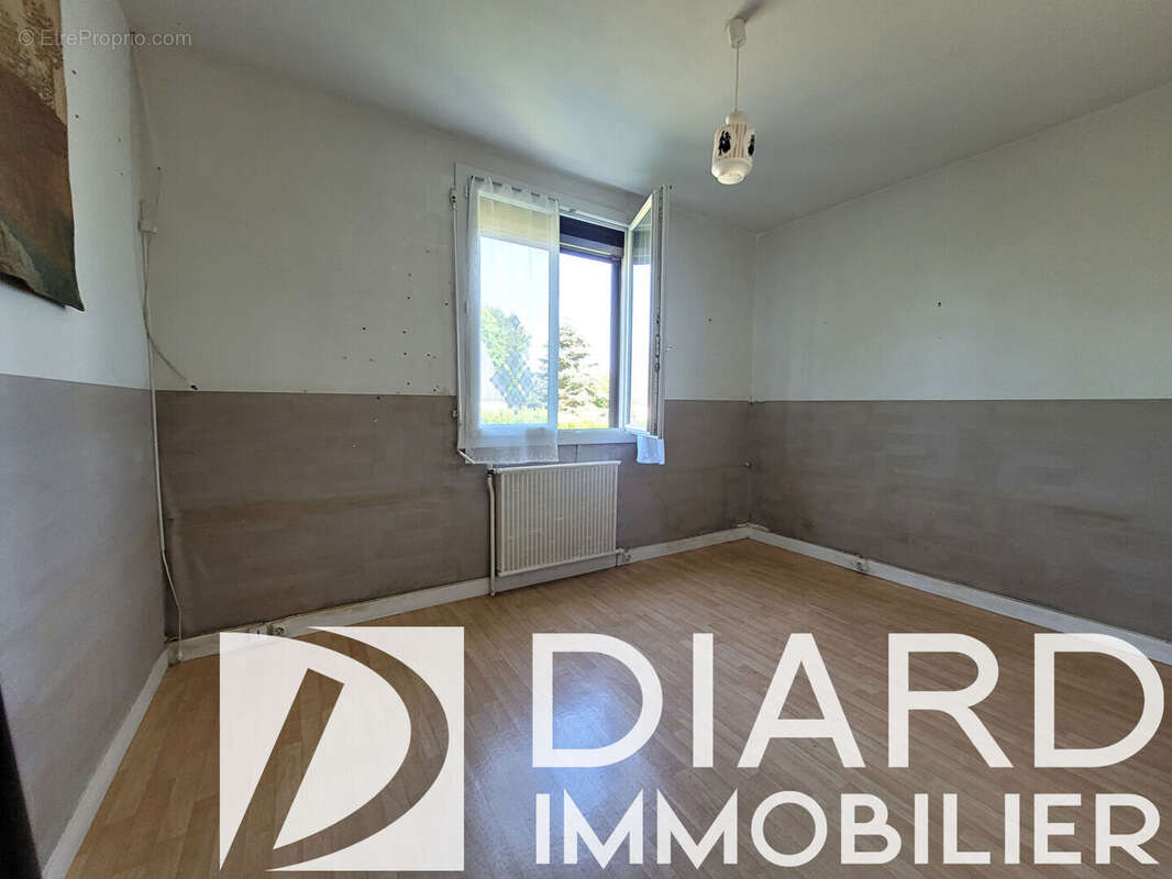 Nouveauté en exclusivité Cabinet DIard Immobilier ! Maison T5 idéalement située en plein centre de Chateaubourg - photo 10