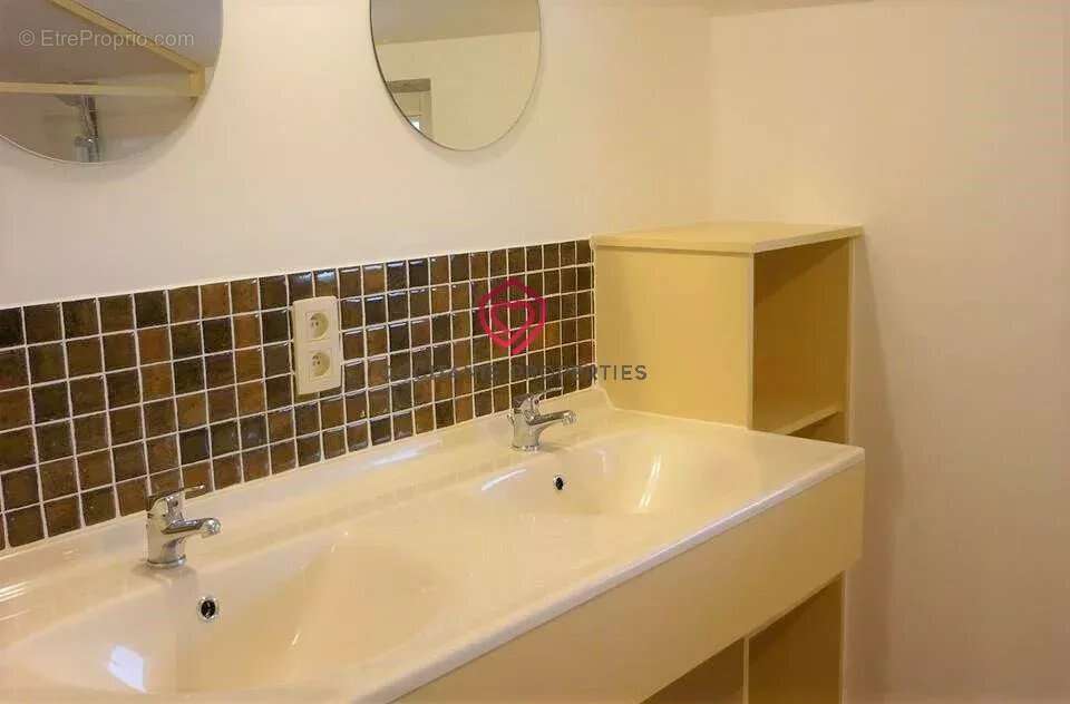 Grande maison familiale avec piscine et belles vues - photo 9