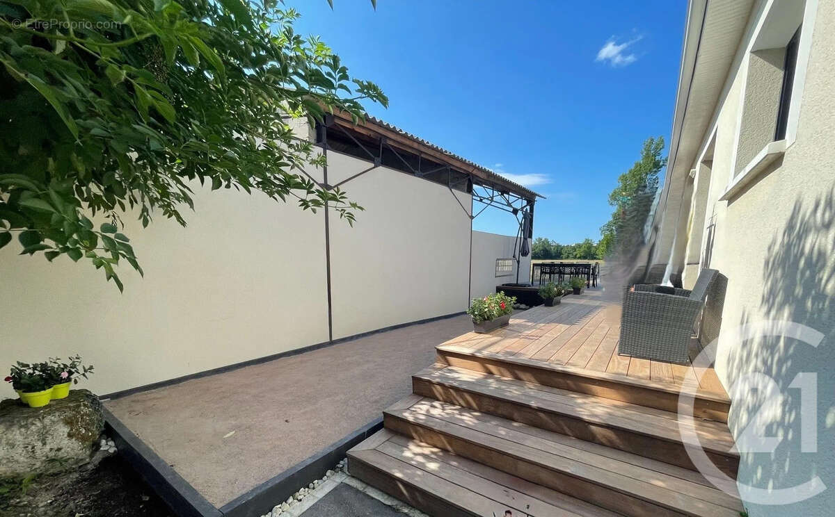 Maison à CHAMPNIERS