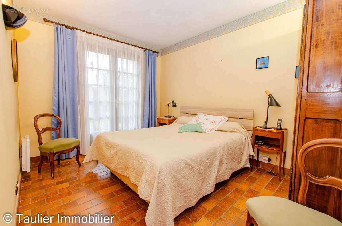 ST VÉRAND -- Élégante maison familiale 5 chambres - photo 13