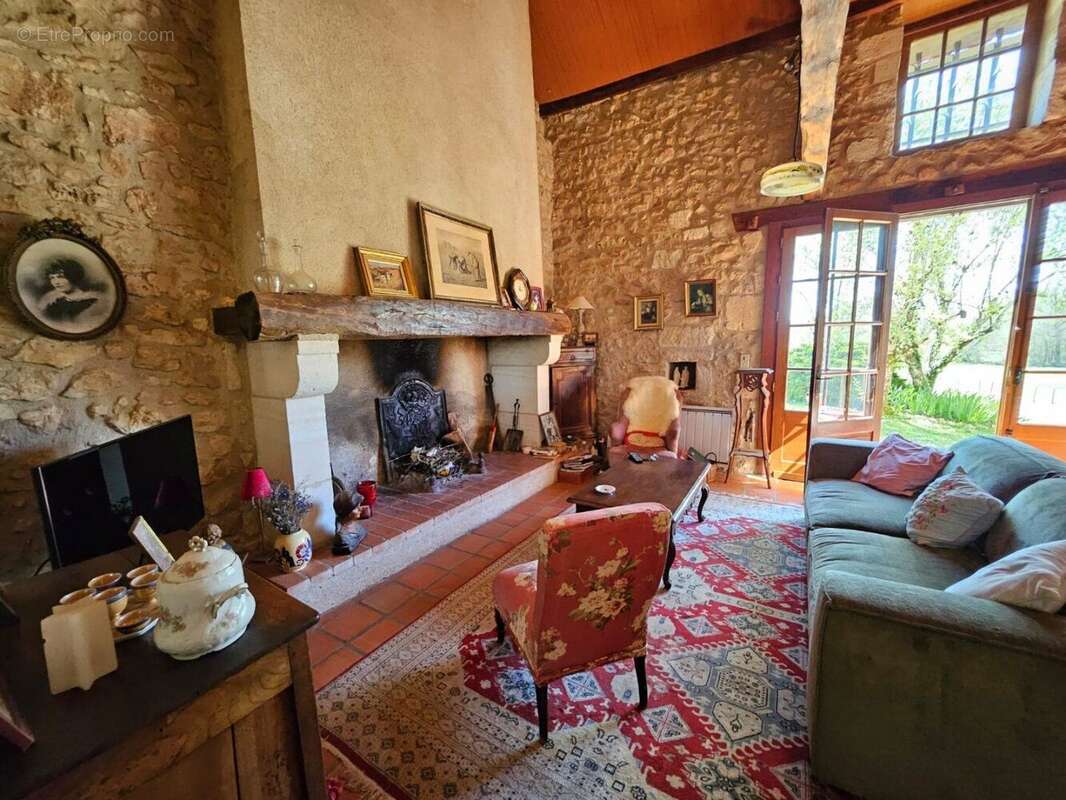 Maison à SARLIAC-SUR-L'ISLE