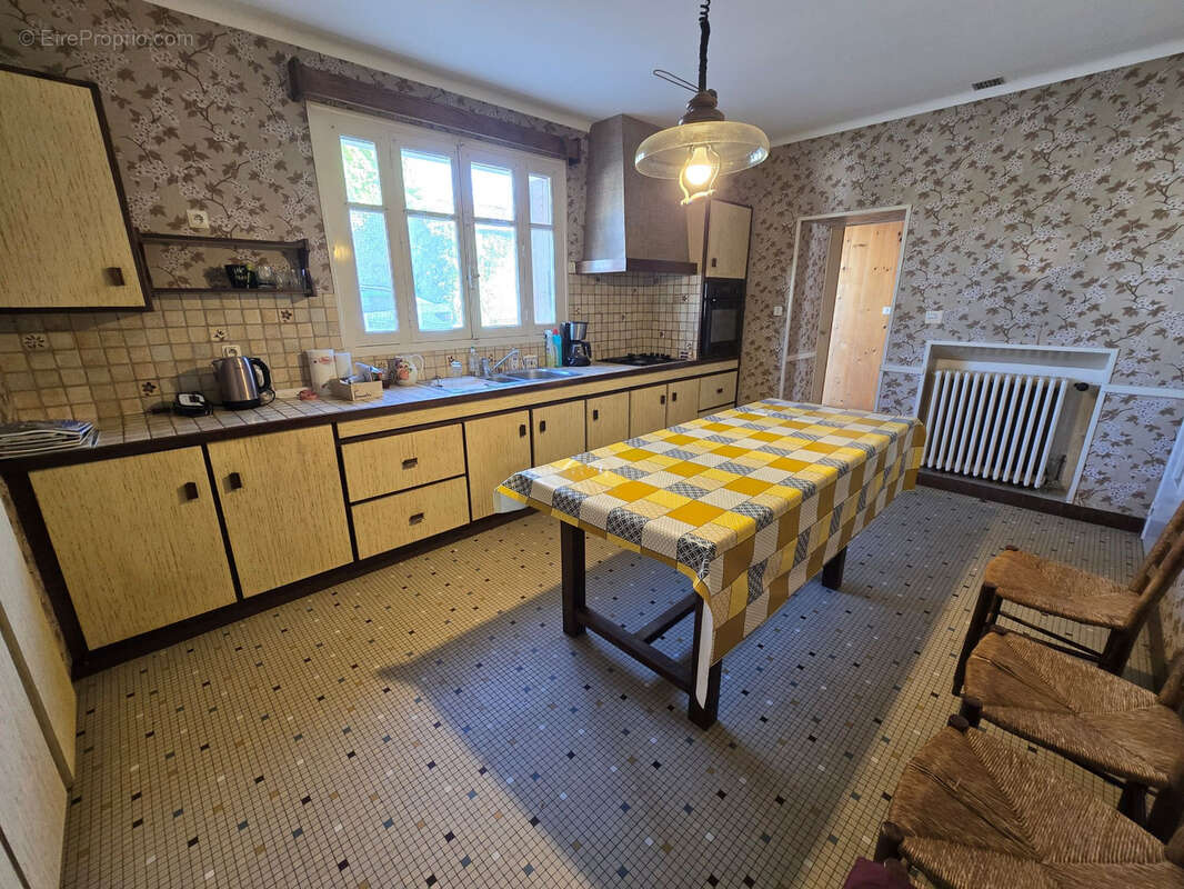 Maison à MONNIERES