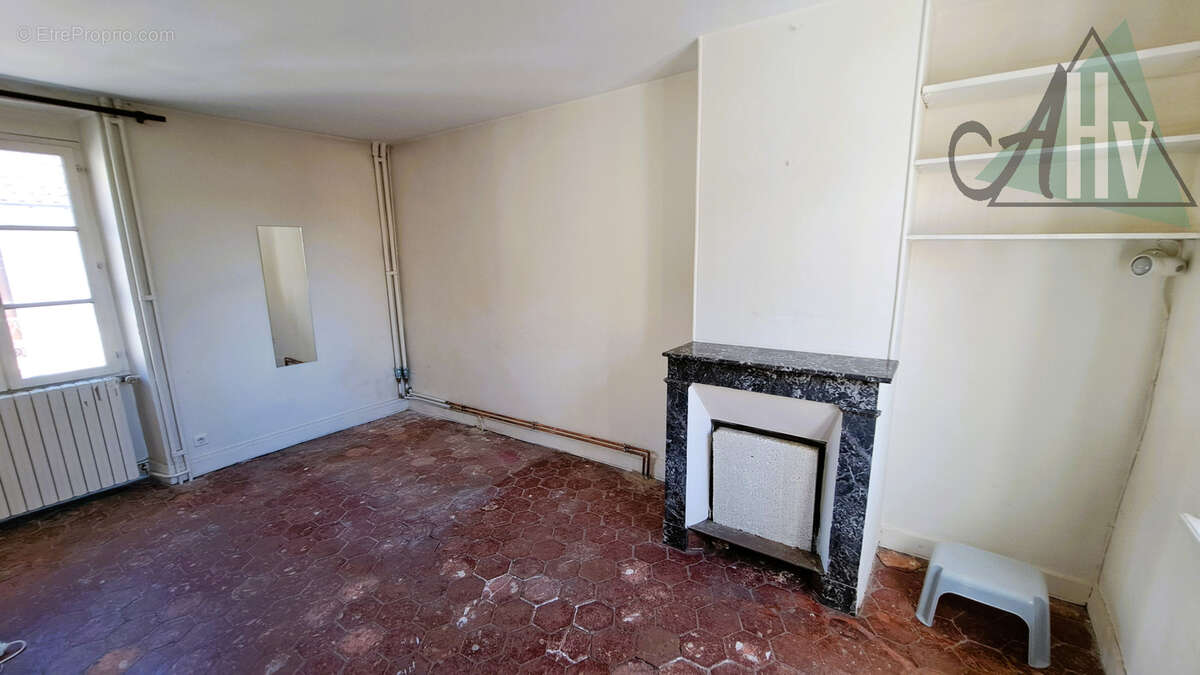 Pont sur Yonne (89) - Maison de 85 m2 avec 3 chambres, petit jardin et belle grange. - photo 10