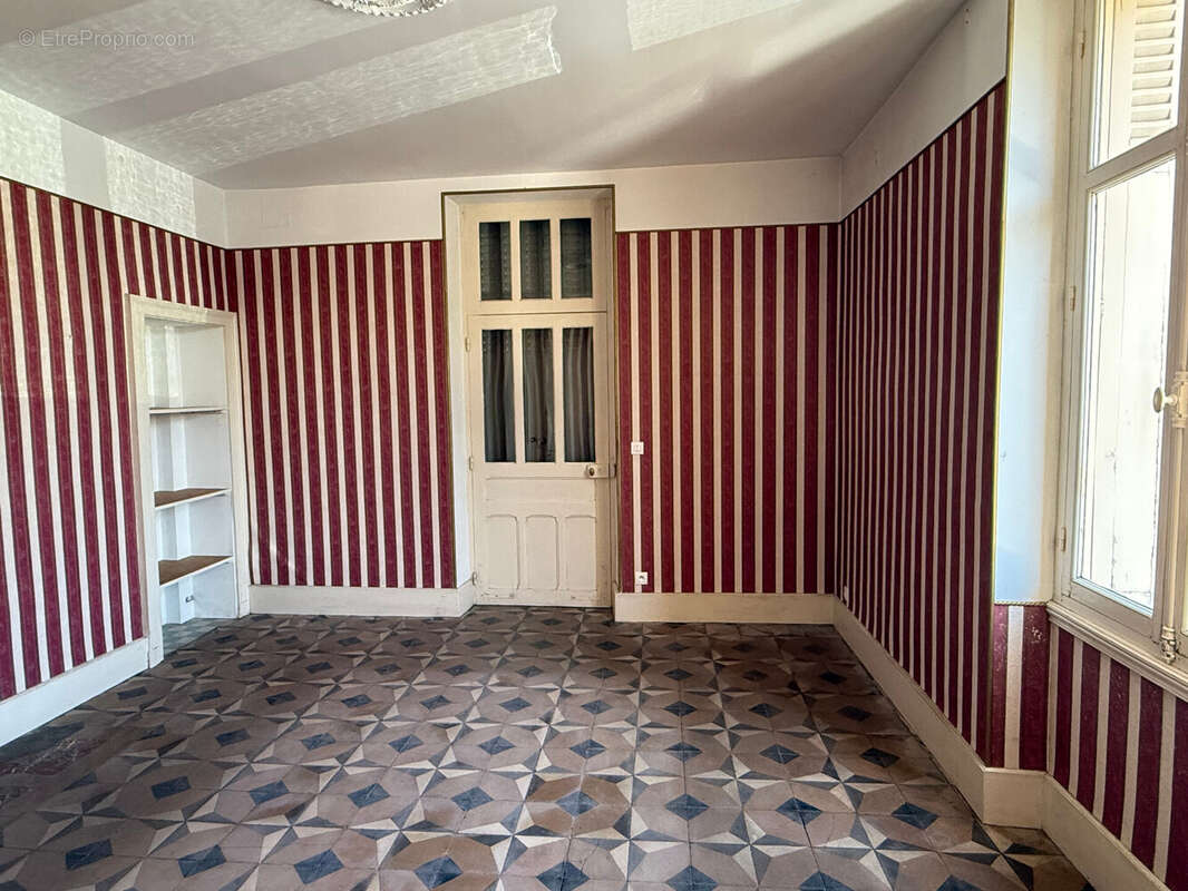Maison 205 m² à La Chatre  - photo 3