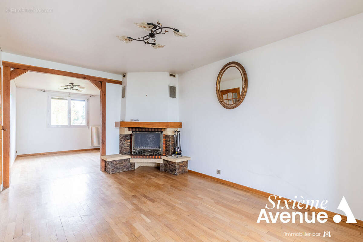 Maison à CHILLY-MAZARIN