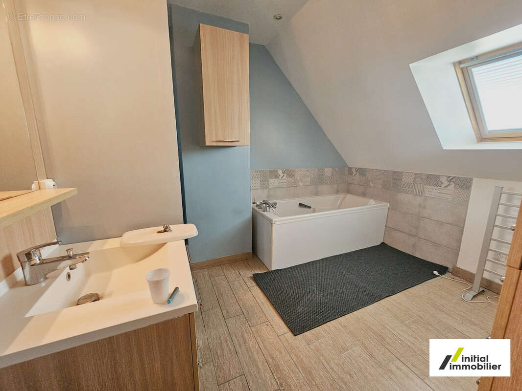 CHEMILLÉ-SUR-DÊME   Maison familiale de 165 m2 avec 5 chambres sur un terrain de 1 537 m2 - photo 8