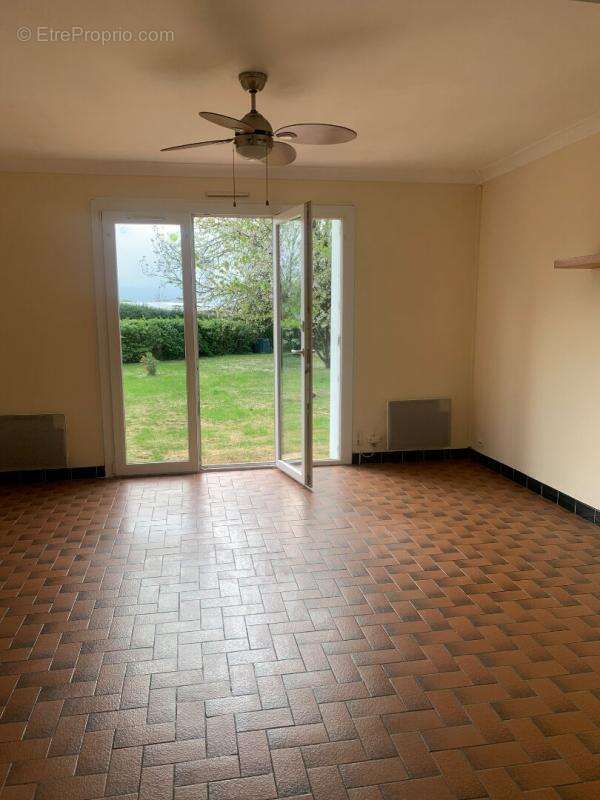 Maison à SAINT-ETIENNE-DE-BRILLOUET