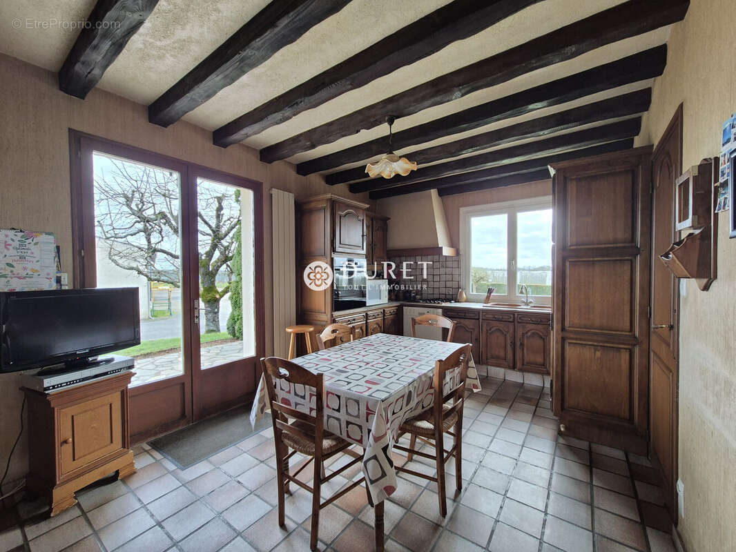 Maison à MONTREVAULT