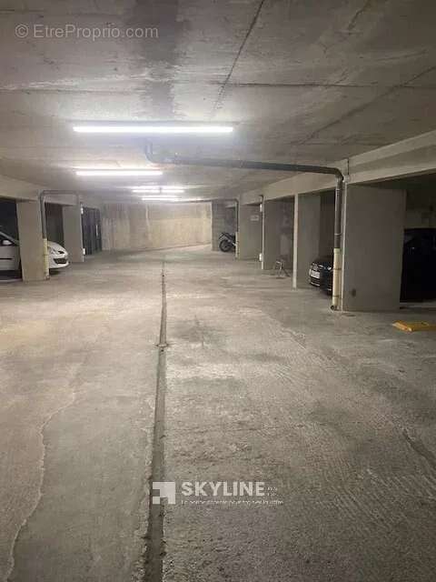 Parking à MARSEILLE-5E